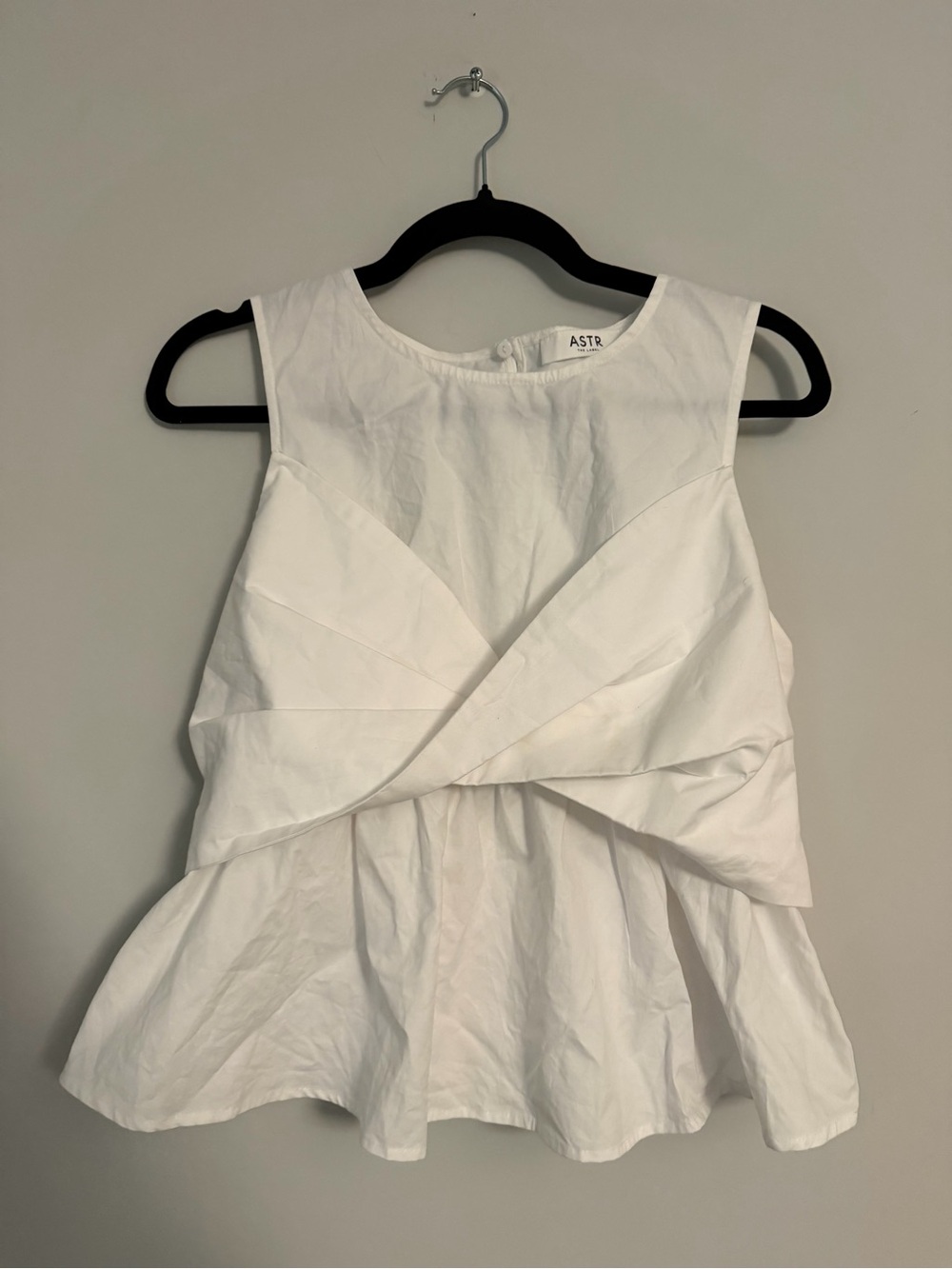 ASTR the label Isela twist White Twist-Sleeveless Top - Picture 7 of 9